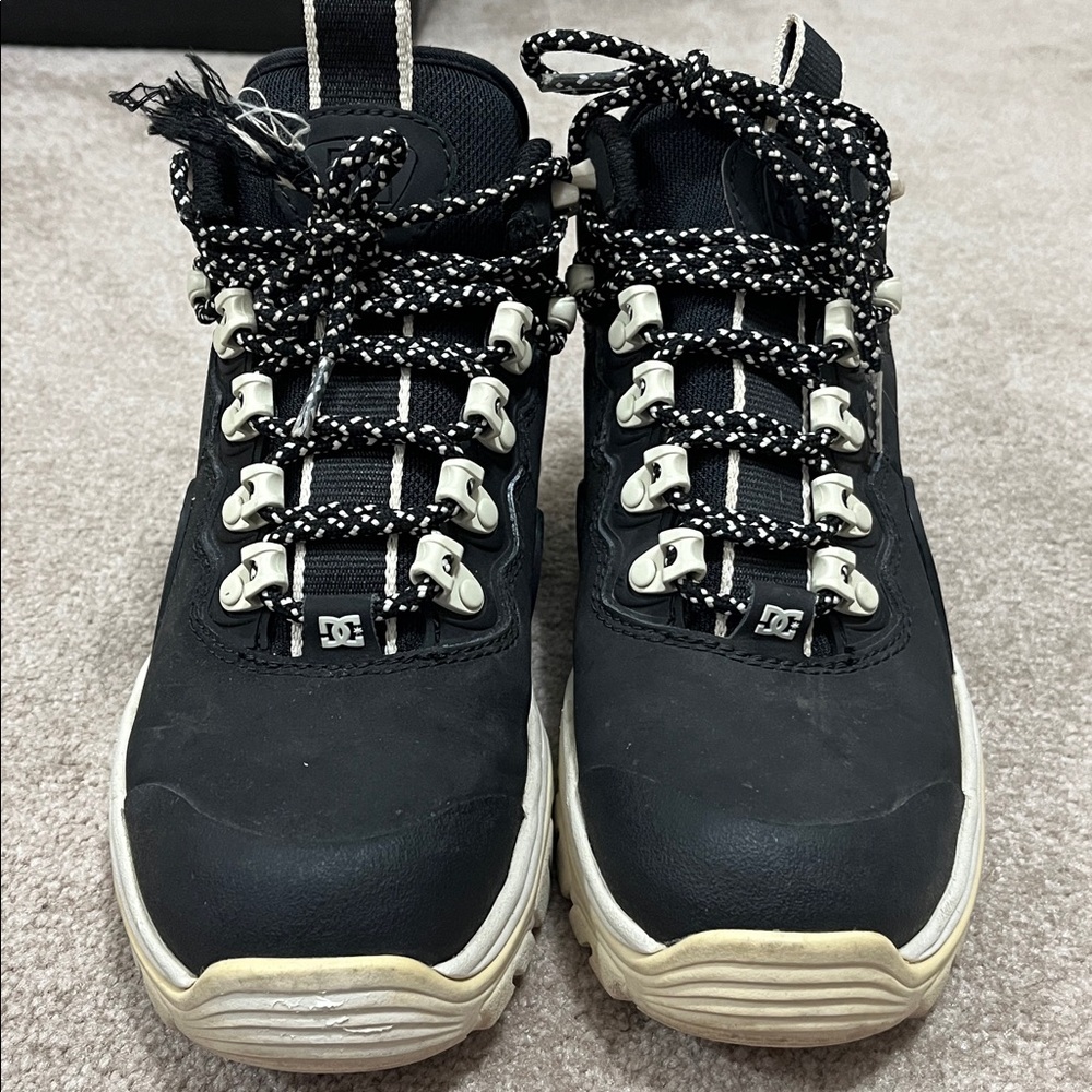 DC Black Skateboarding Navigator Shoes Women’s Size 7
